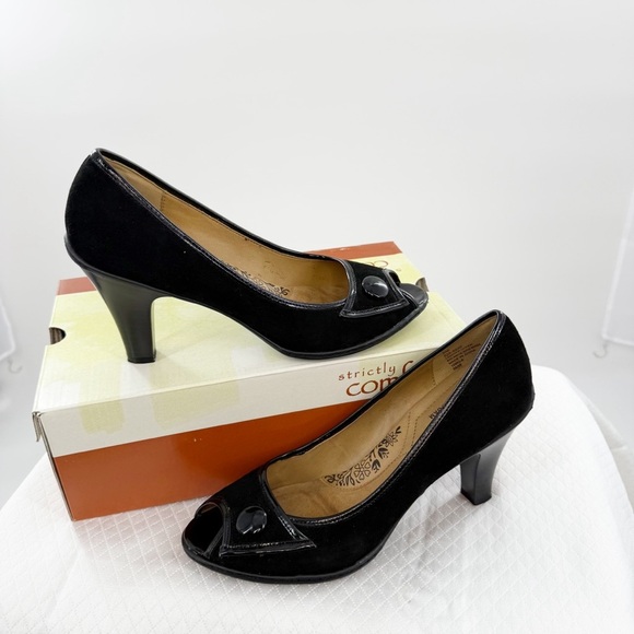 Strictly Comfort Black Peep Toe Heels with retro button size 9 women’s - Picture 11 of 12